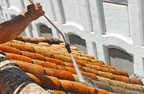 Nettoyage de toitures - Saint-Bonnet-les-Oules